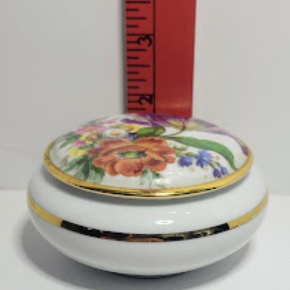 VINTAGE HAND PAINTED FINE PORCELAIN TRINKET BOX BAVARIA BAYREUTH WEST GERMANY - Picture 6 of 6